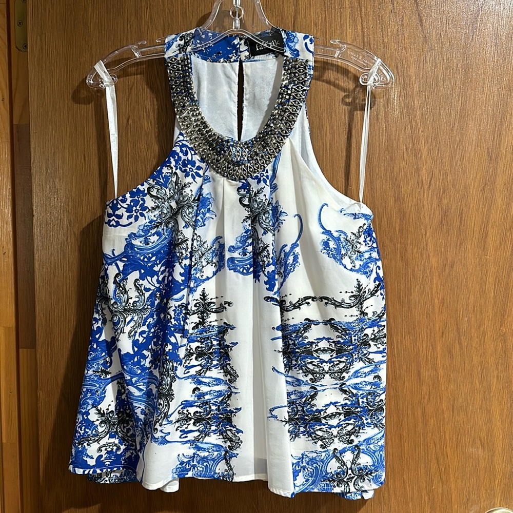 FABβRIK halter. Collar is embellished w/antique silver beads. Sz L.
